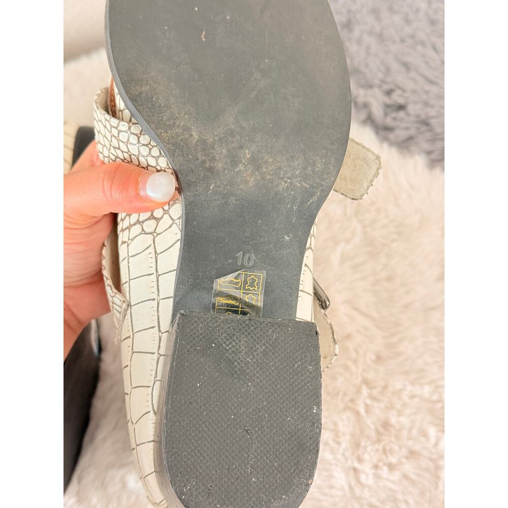 Jeffrey Campbell “Evermore” Cutout Leather Ankle Booties Size 10 Archive Finds - Picture 3 of 5